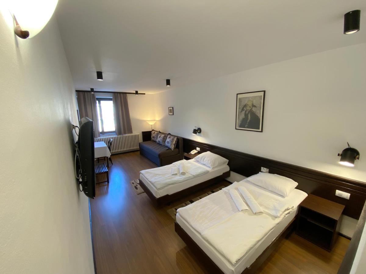 Hotel Komovi Andrijevica エクステリア 写真