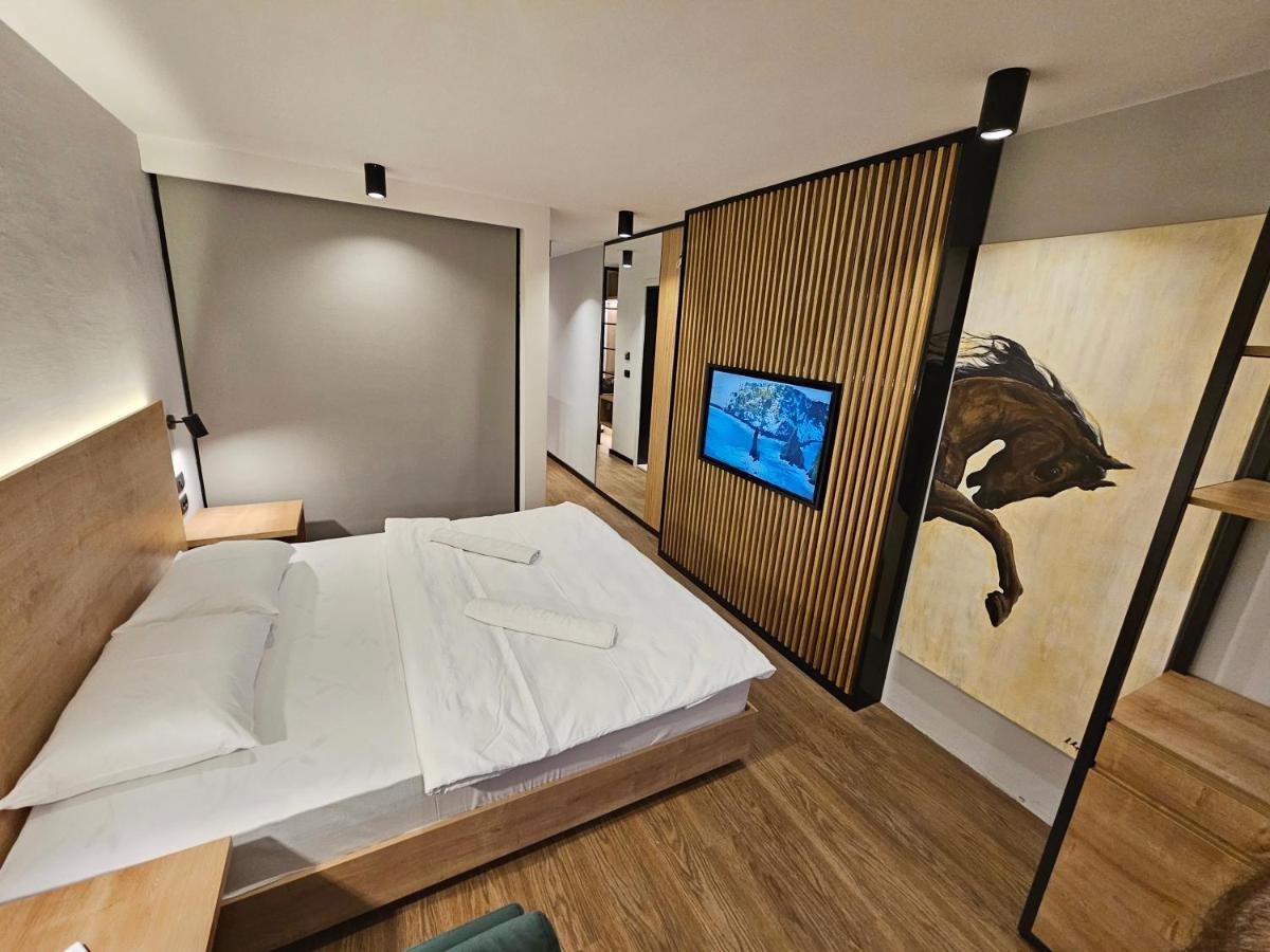 Hotel Komovi Andrijevica エクステリア 写真