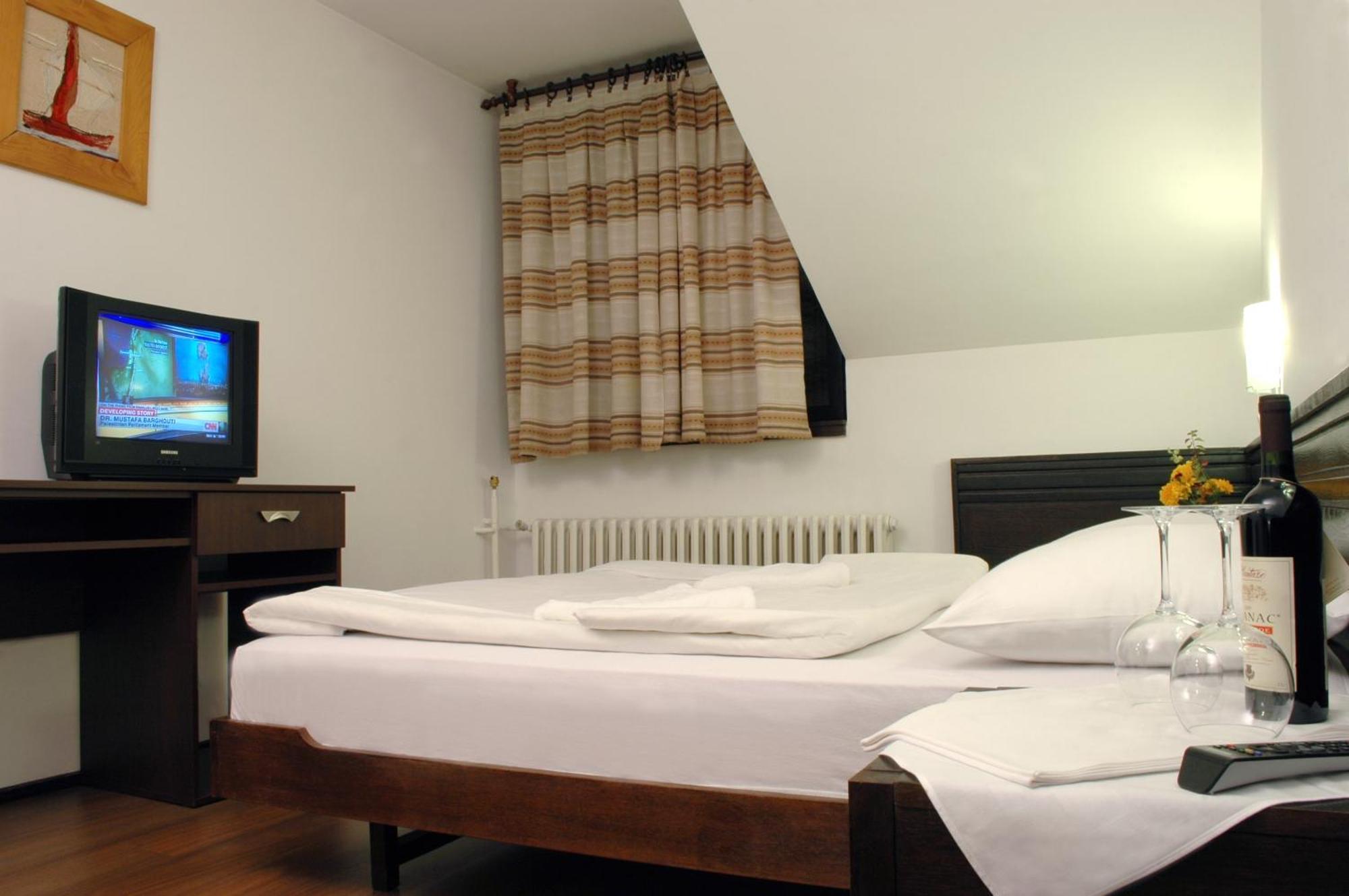 Hotel Komovi Andrijevica エクステリア 写真