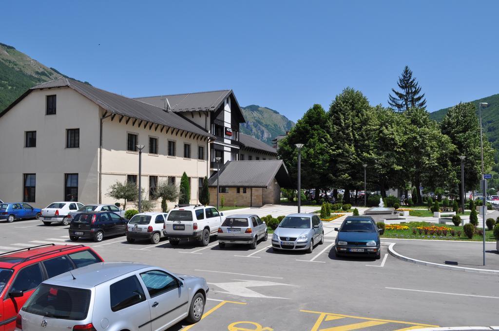 Hotel Komovi Andrijevica エクステリア 写真