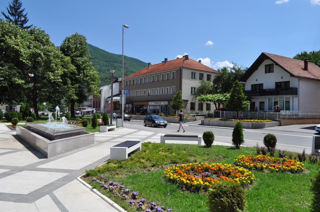 Hotel Komovi Andrijevica エクステリア 写真