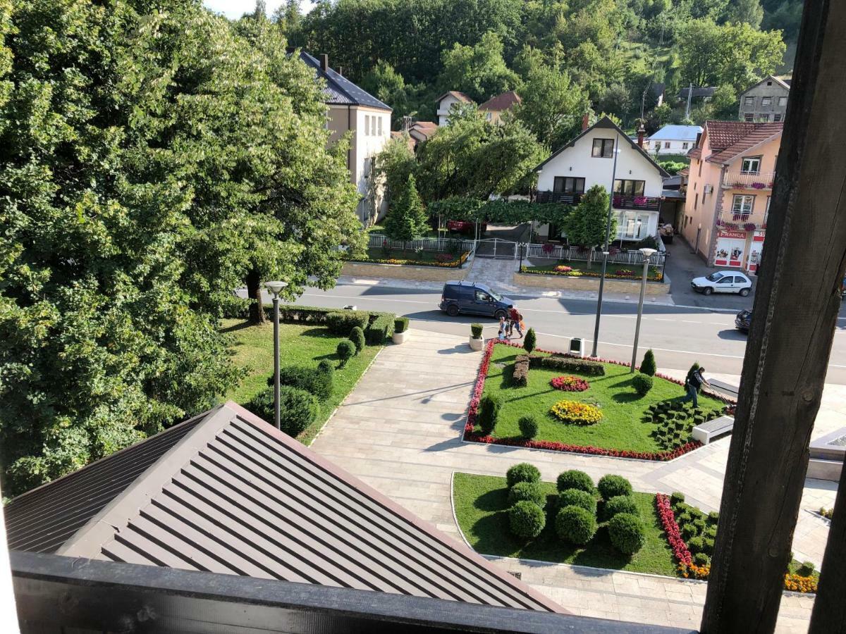 Hotel Komovi Andrijevica エクステリア 写真